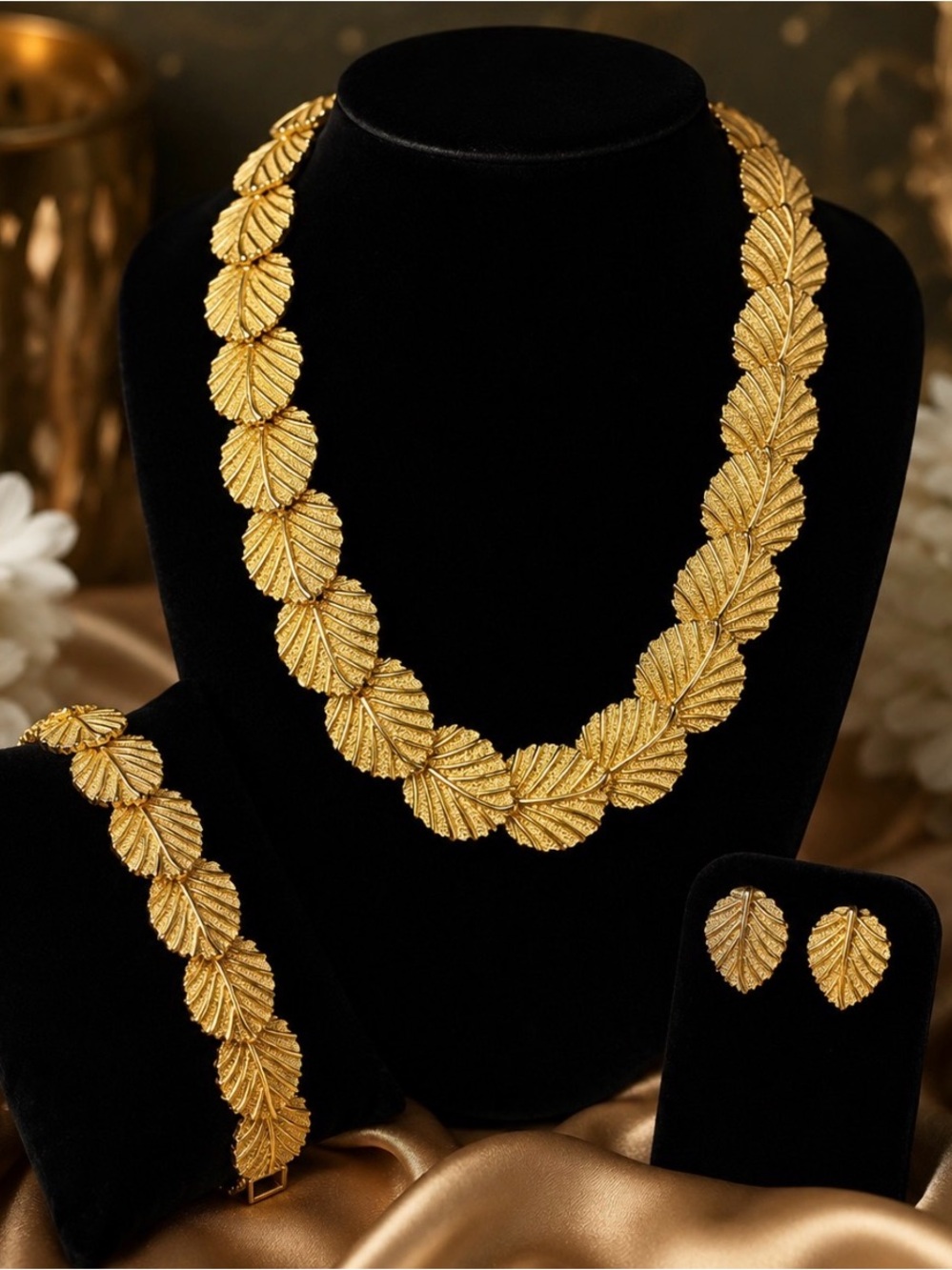 Elegant Vintage Gold Tone Leaf Necklace & Earring Set - Women's Jewelry